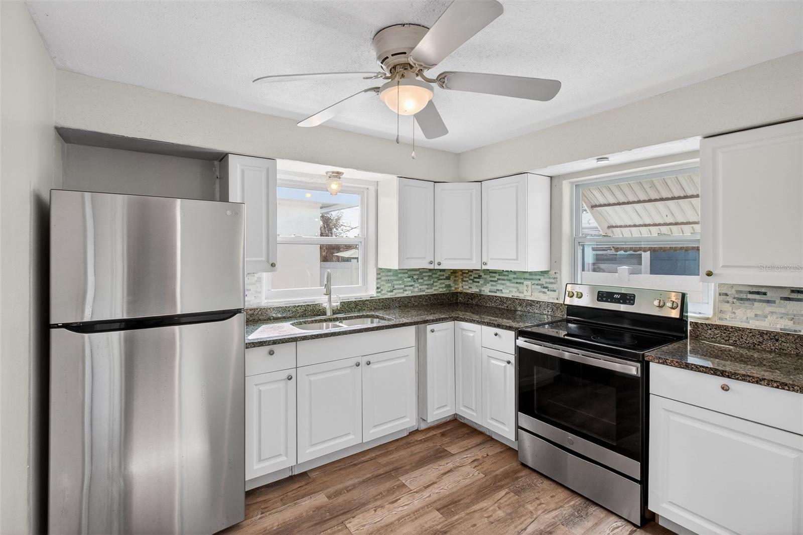 BREEZE HILL - Residential