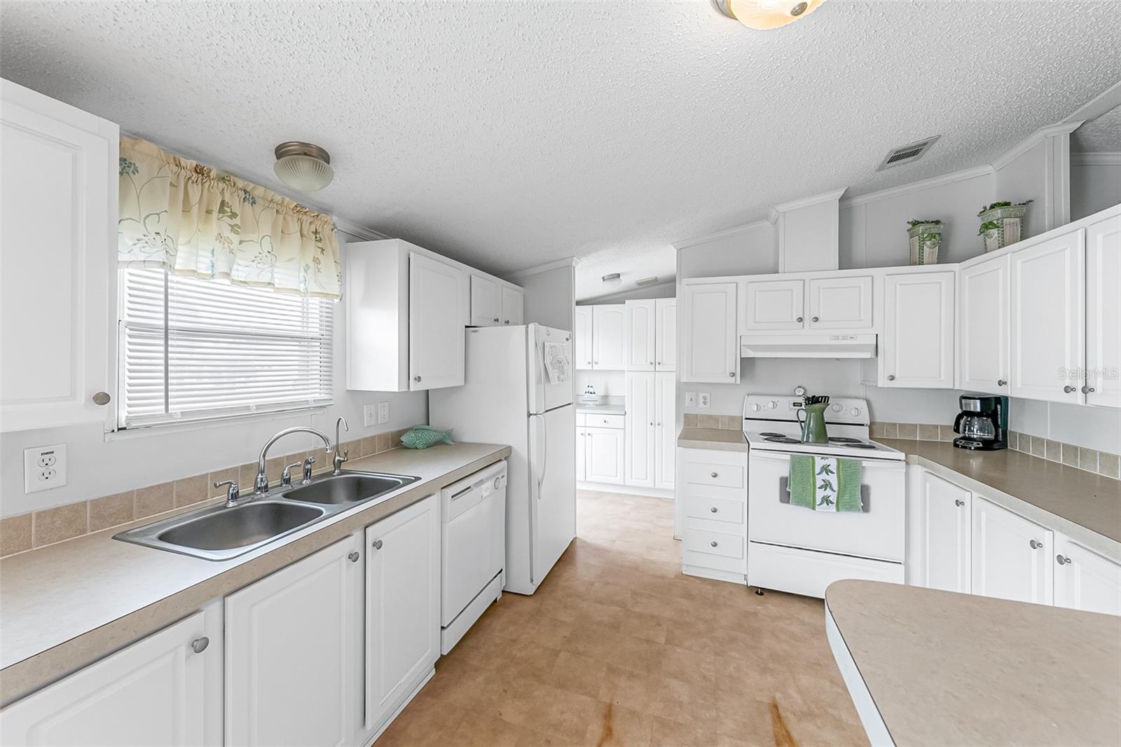 BAREFOOT BAY UNIT 02 PT 10 - Residential