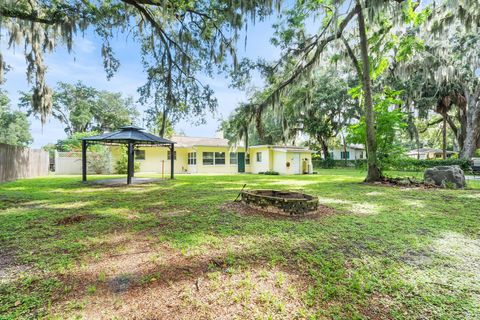 A home in DEBARY