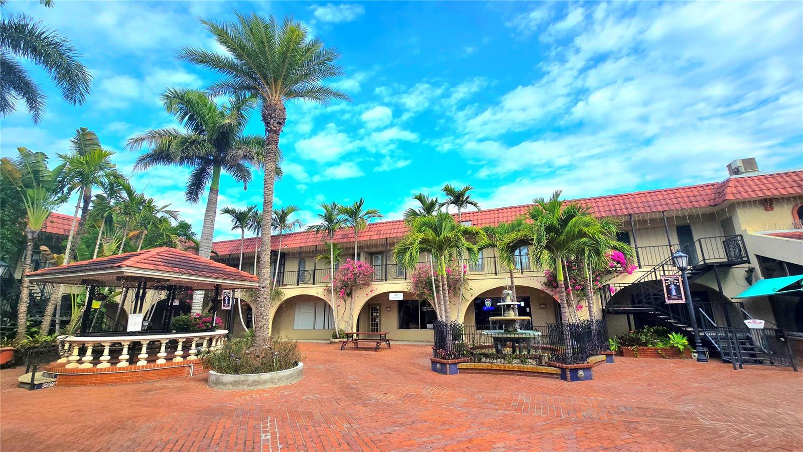 VENICE EDGEWOOD SEC OF - Commercial Lease