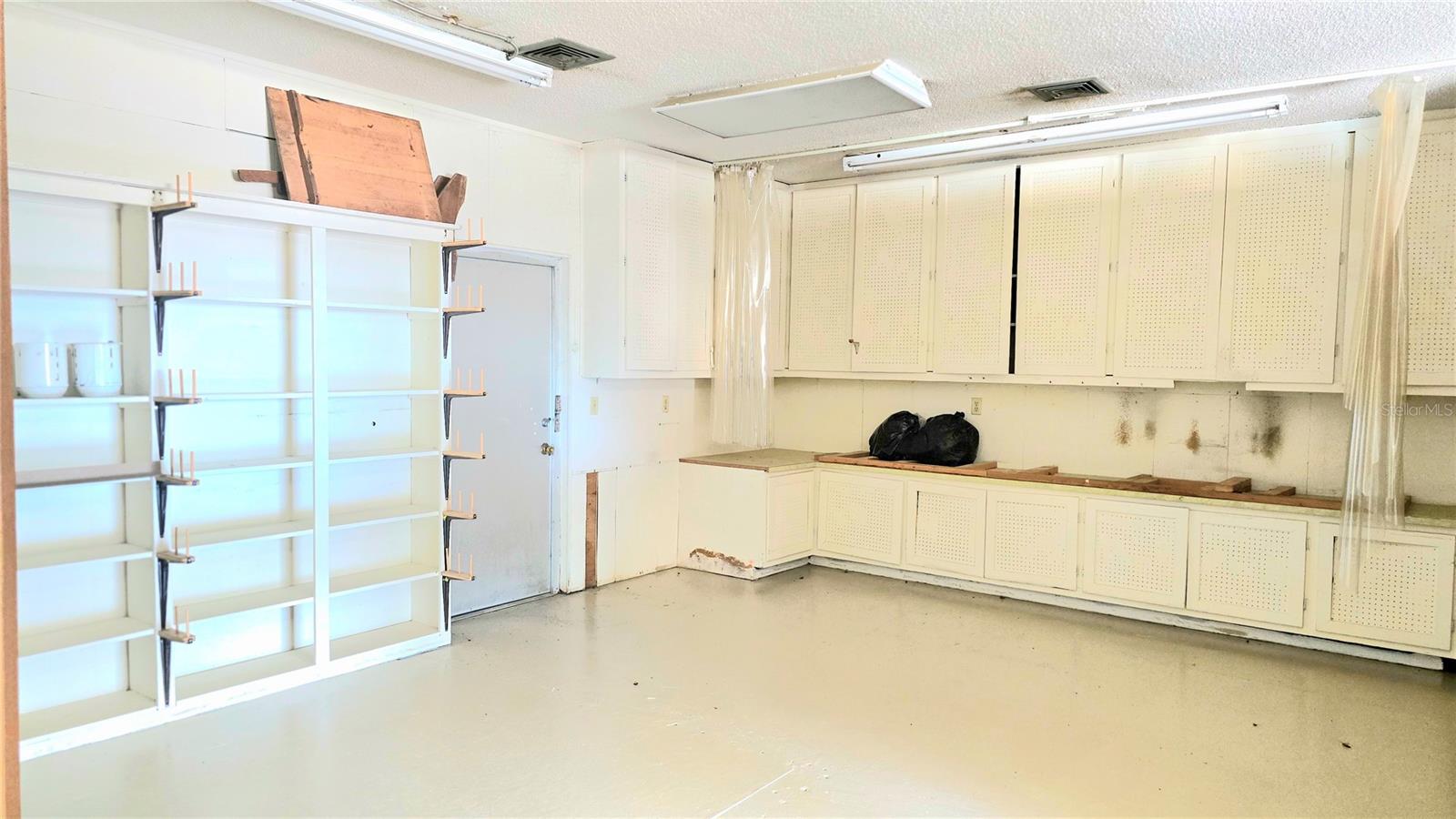 VENICE EDGEWOOD SEC OF - Commercial Lease