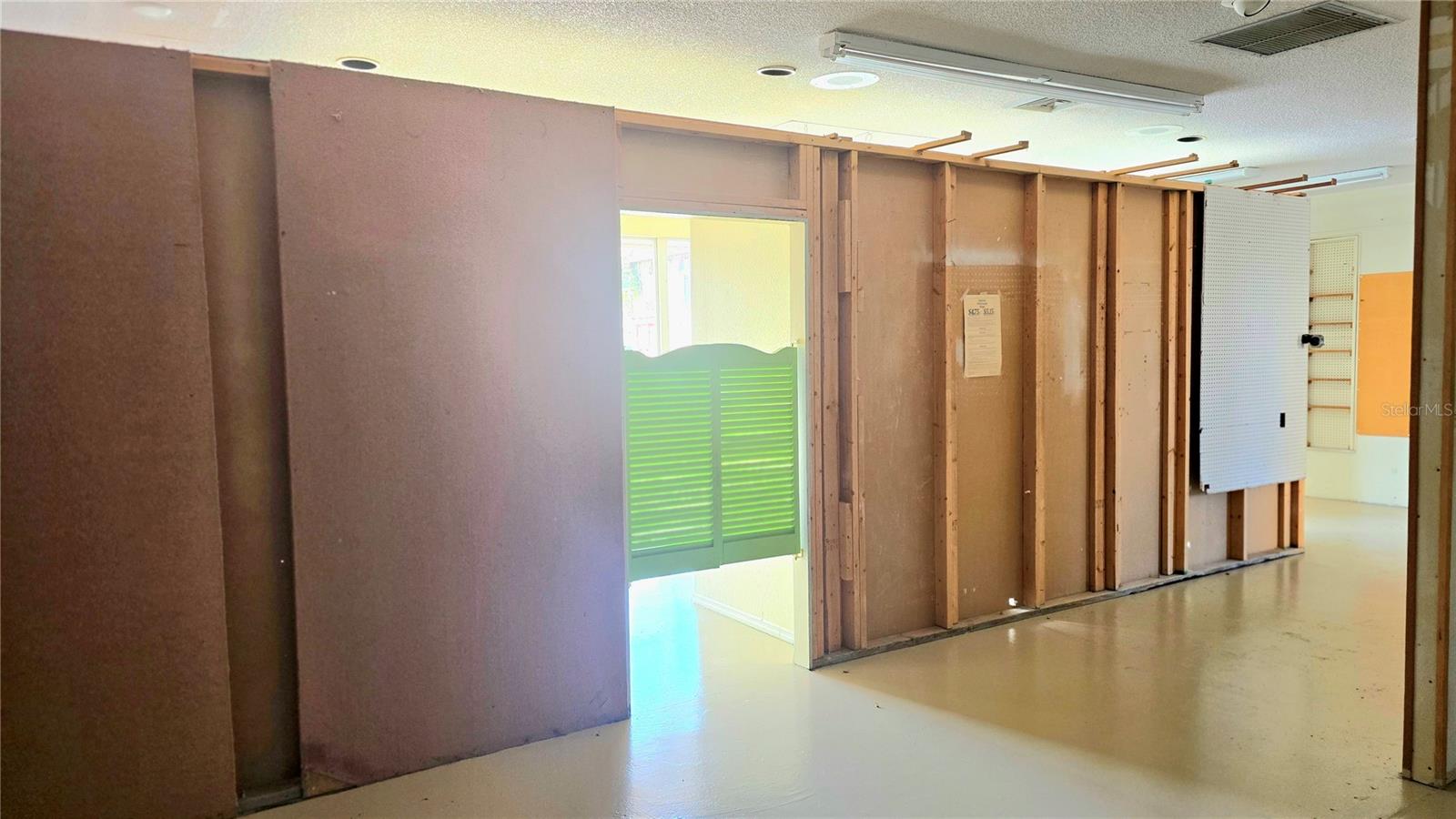 VENICE EDGEWOOD SEC OF - Commercial Lease