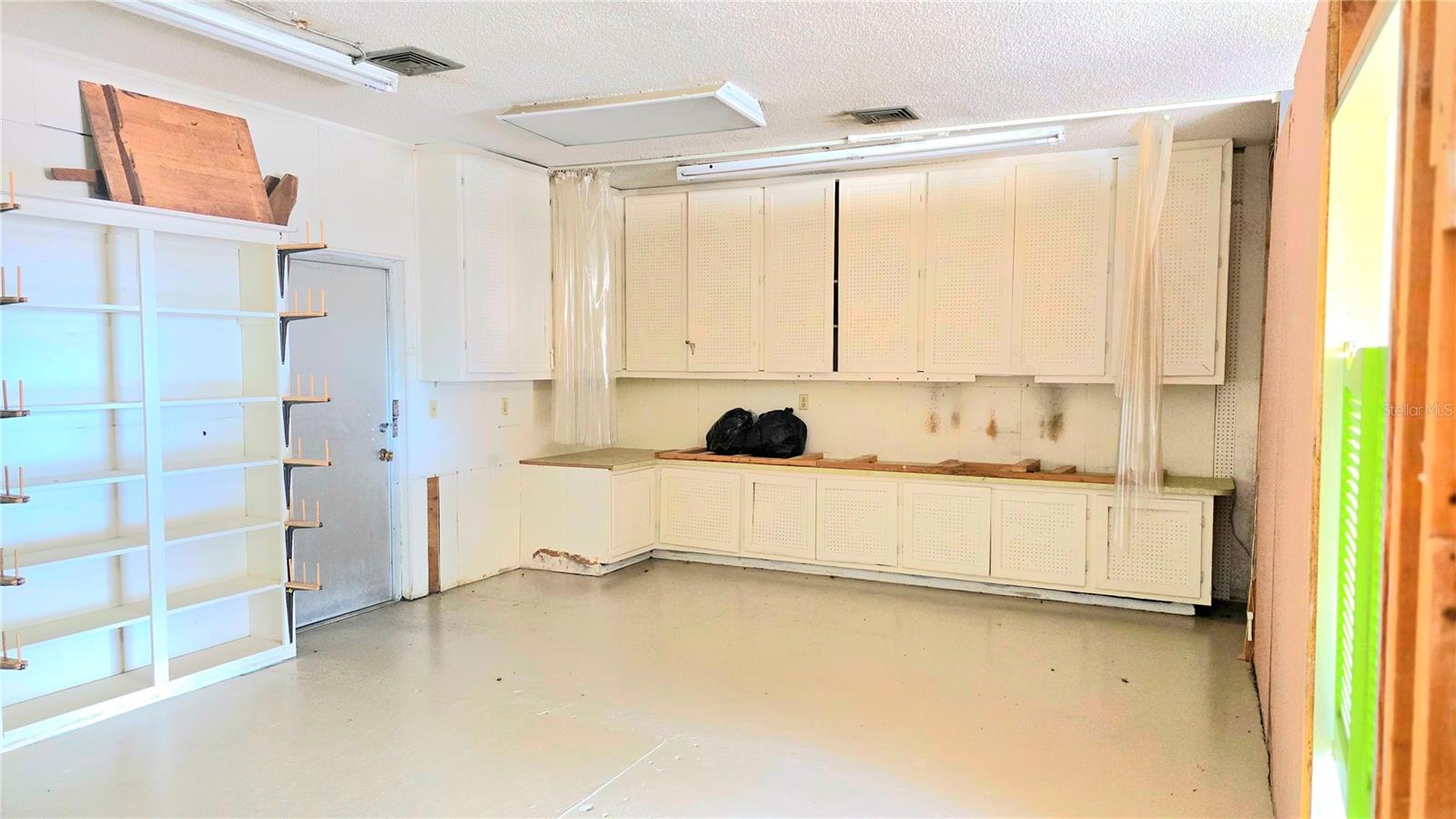 VENICE EDGEWOOD SEC OF - Commercial Lease