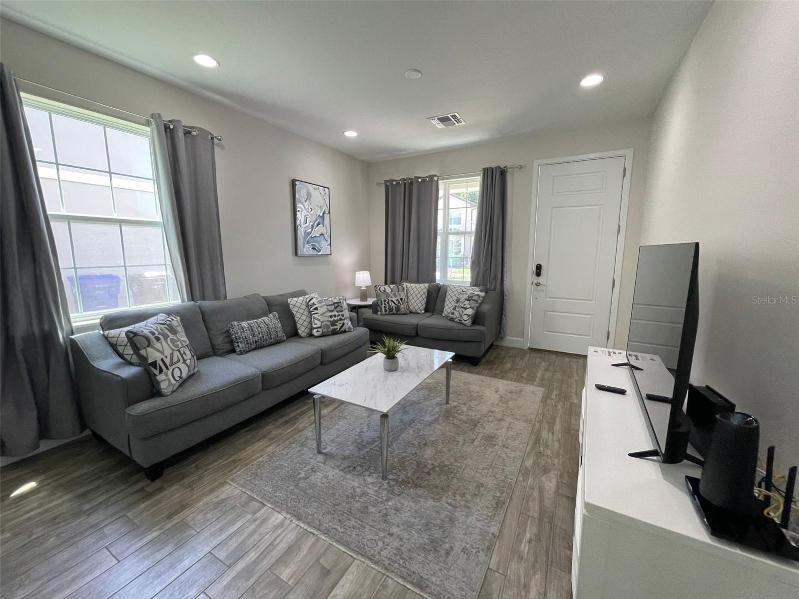 SUMMER FLOWERS TWNHMS - Residential Lease