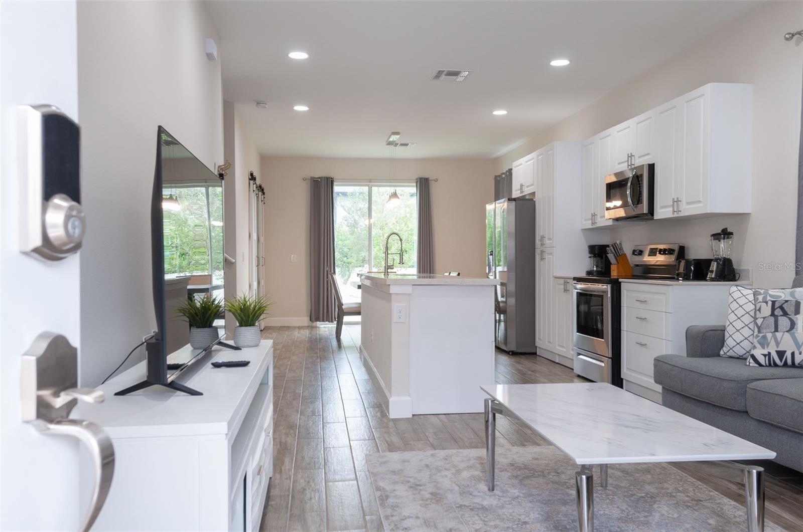 SUMMER FLOWERS TWNHMS - Residential Lease
