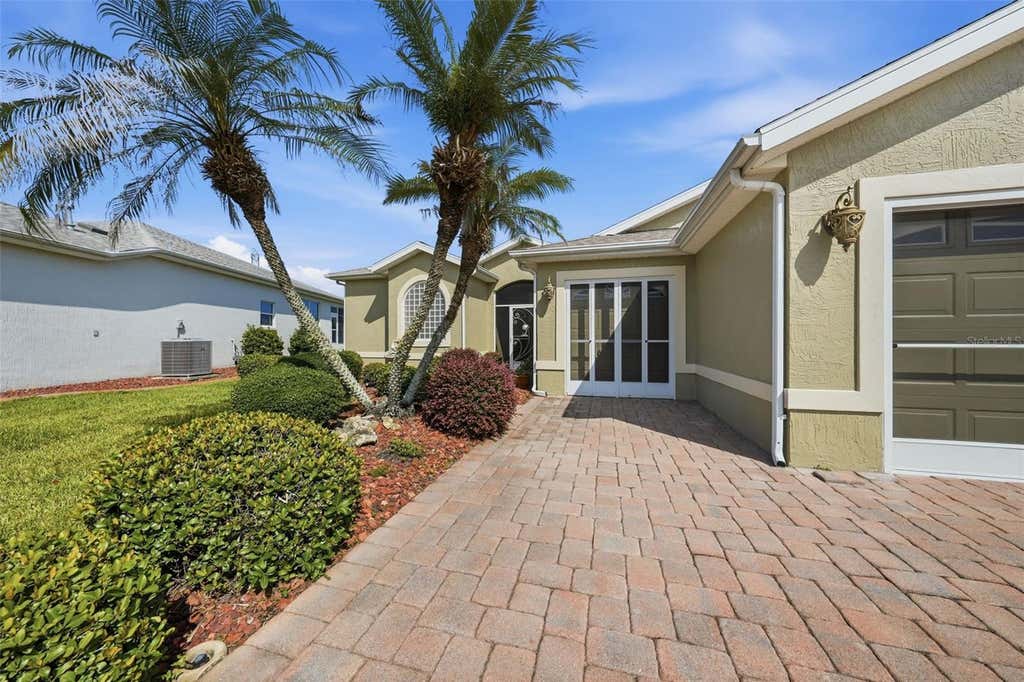 Photo of 307 Grand Vista Trail, Leesburg, FL 34748 (MLS # G5115331)