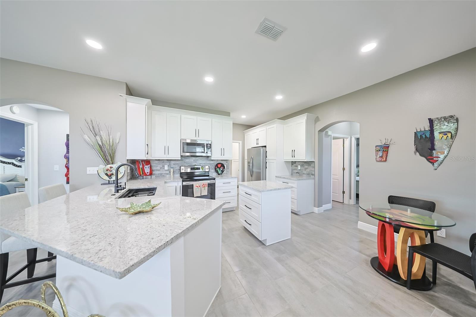 ACADIA II CONDOMINUM - Residential