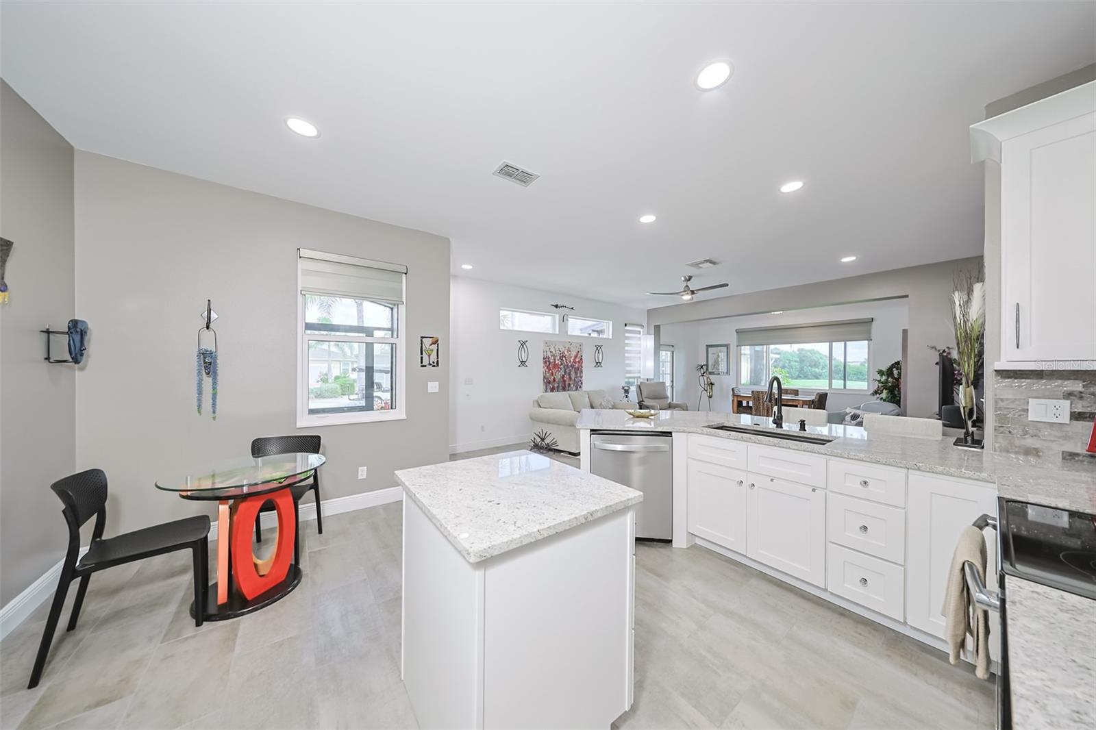 ACADIA II CONDOMINUM - Residential