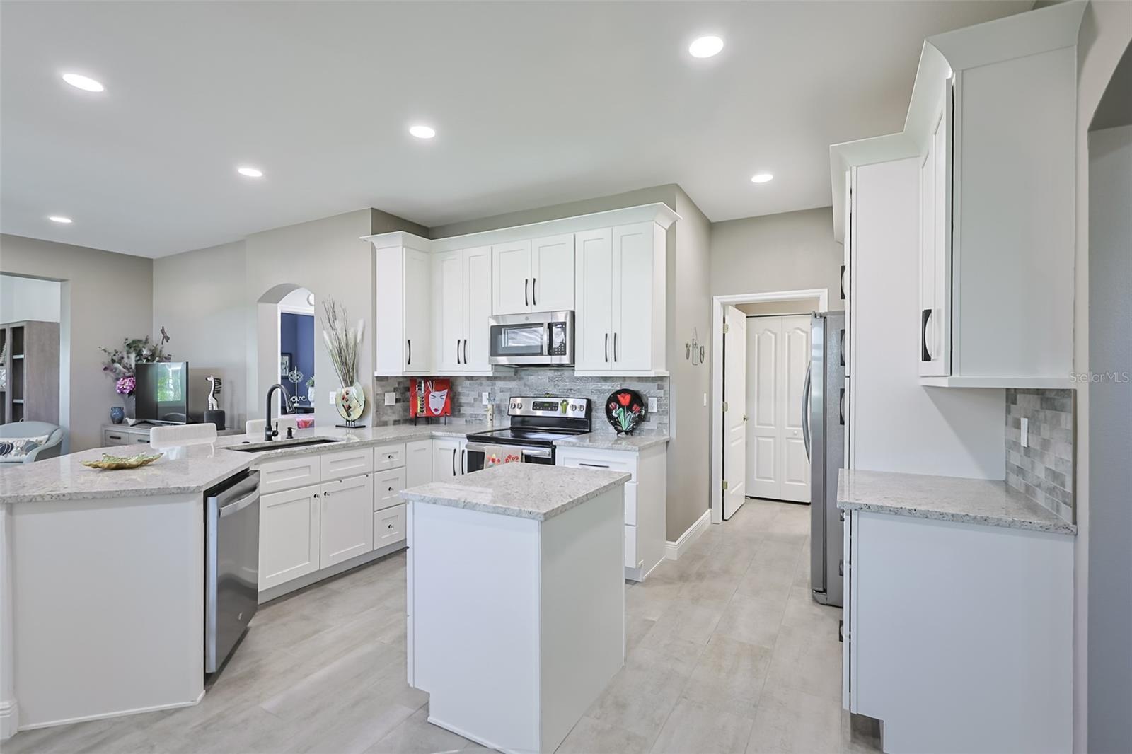 ACADIA II CONDOMINUM - Residential