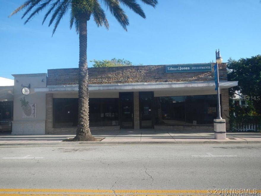 Downtown Historic Canal Street. 2800 Plus Square Feet. Commercial Building. Divided into two private sections. Mixed Used Zoning allows for many uses. Both sides currently have long term tenants. Complete with handicap and private bathrooms, full kitchen, back entrance has 4 dedicated parking spots. New 20 year roof. ;Water: City
