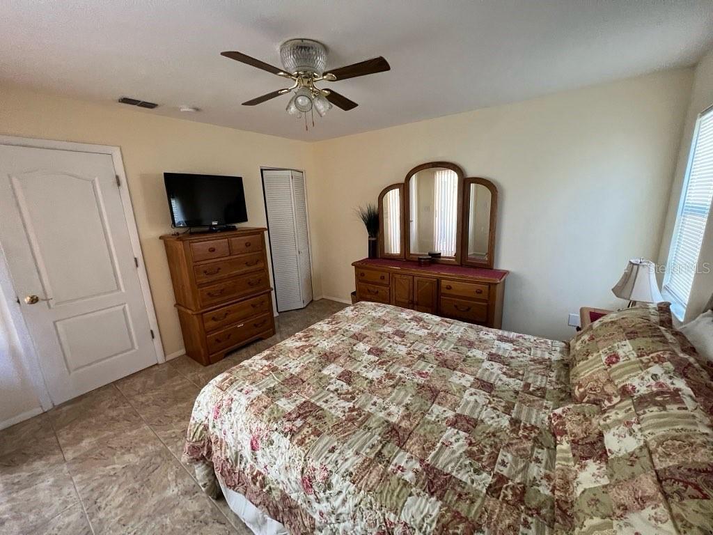 VILLAGE GREEN OF BRADENTON UN G - Residential Lease