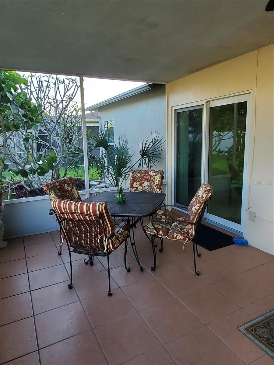 VILLAGE GREEN OF BRADENTON UN G - Residential Lease