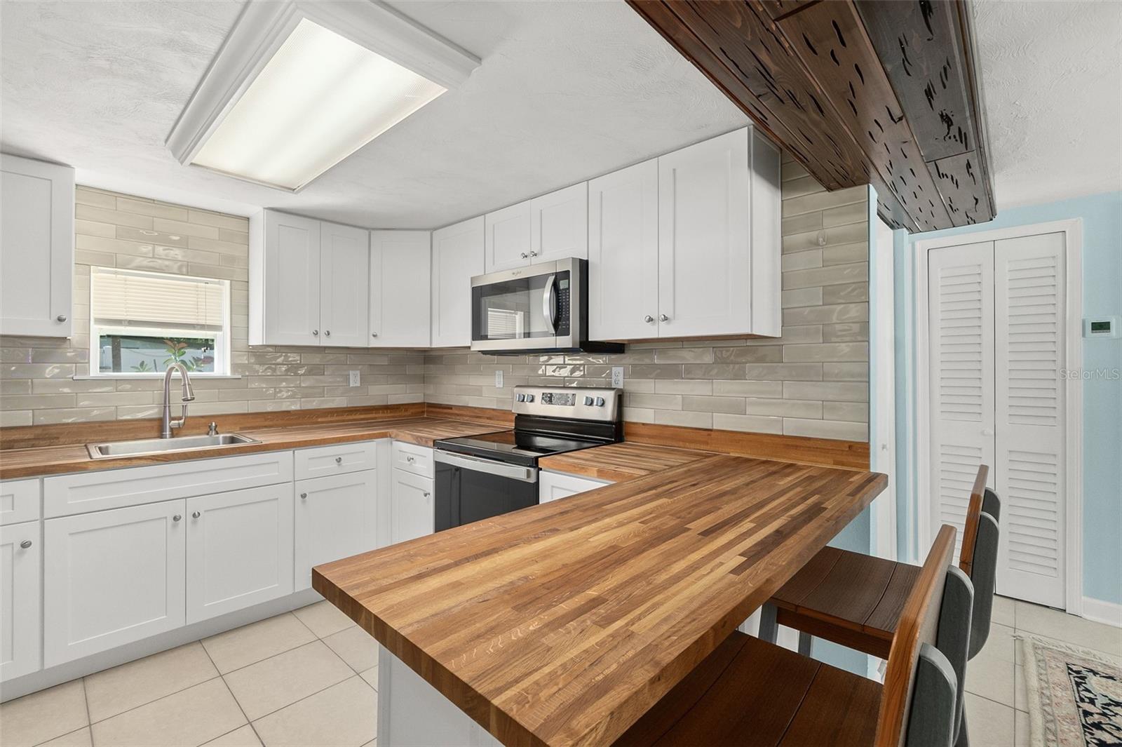 PLANTATION ACRES - Residential