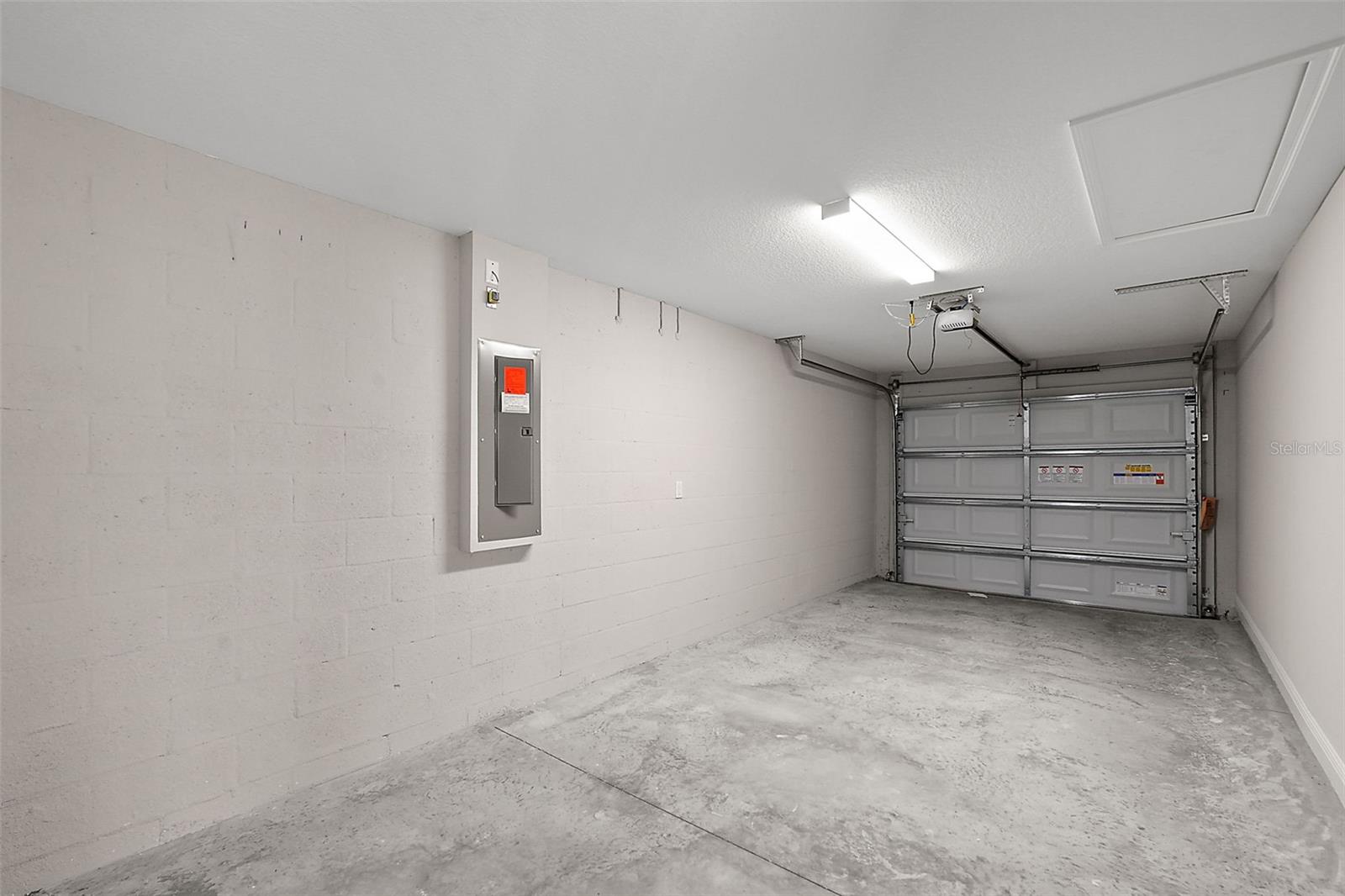 SILVER SPRINGS SHORES - Residential