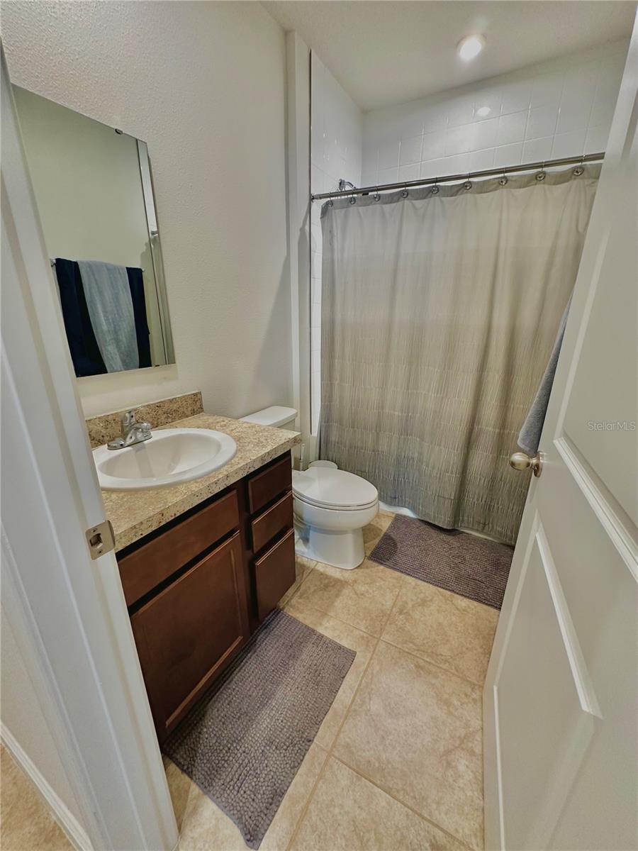 EAGLE LNDG PH II - Residential Lease