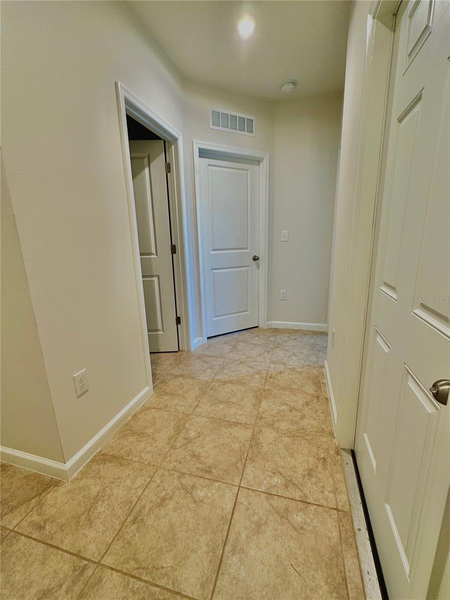 EAGLE LNDG PH II - Residential Lease