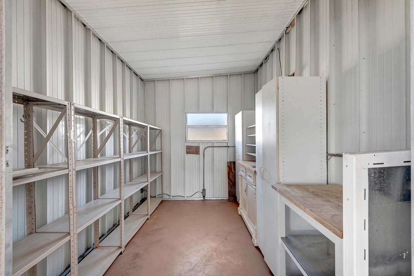 PALM LAKE ESTATES - Residential