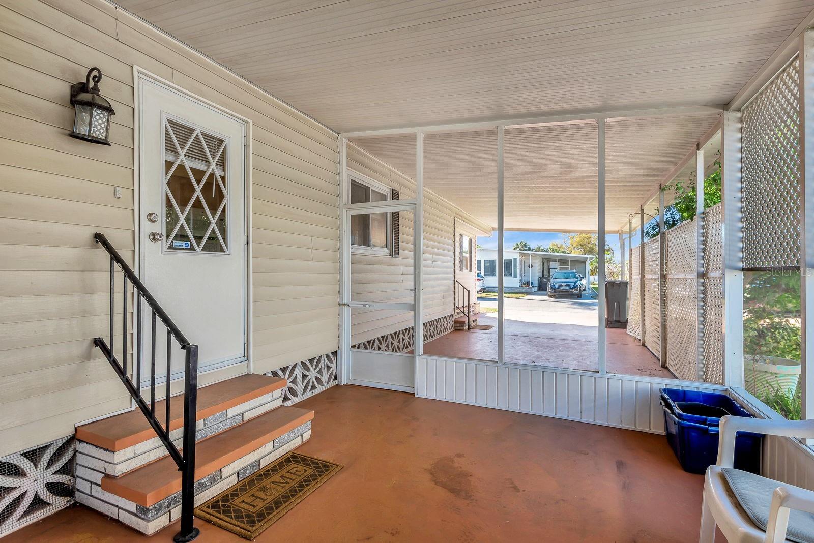 PALM LAKE ESTATES - Residential