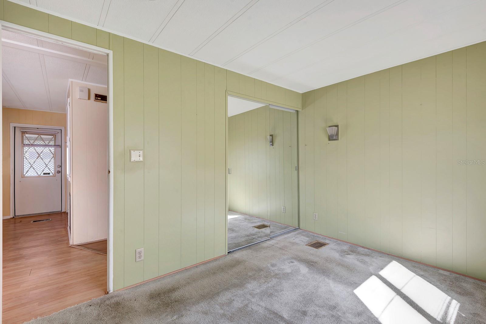 PALM LAKE ESTATES - Residential