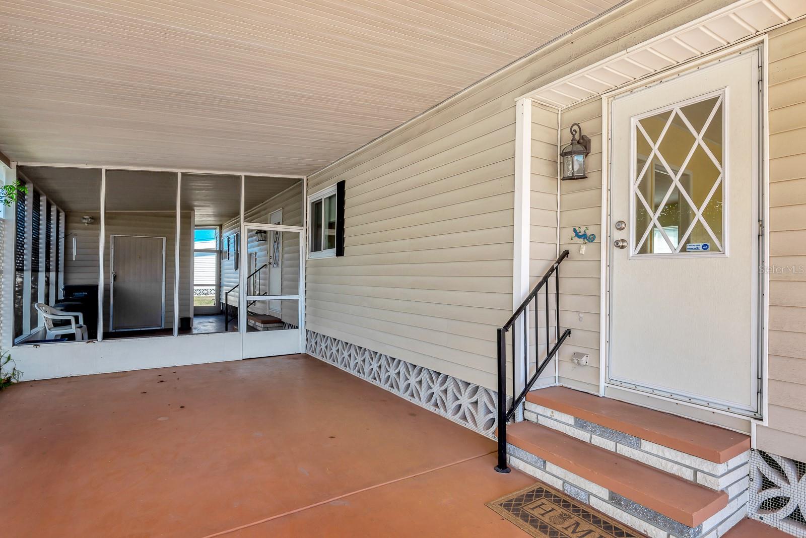 PALM LAKE ESTATES - Residential