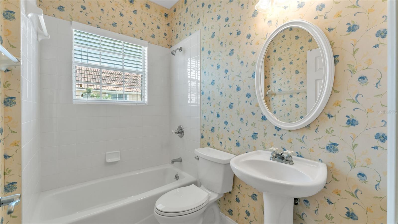 AMANDA OAKS - Residential