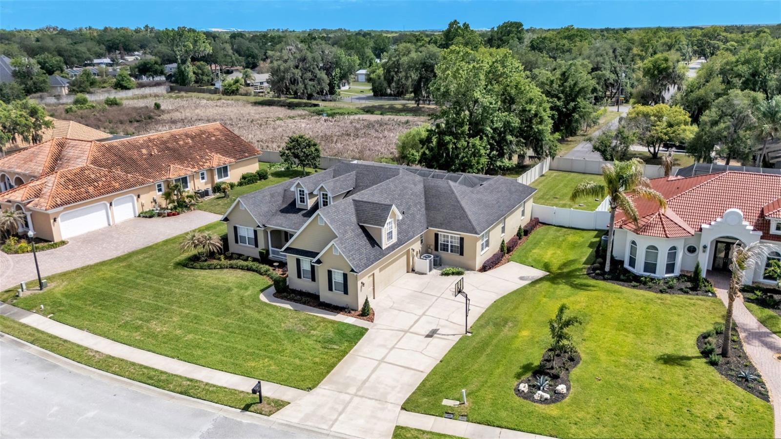 AMANDA OAKS - Residential