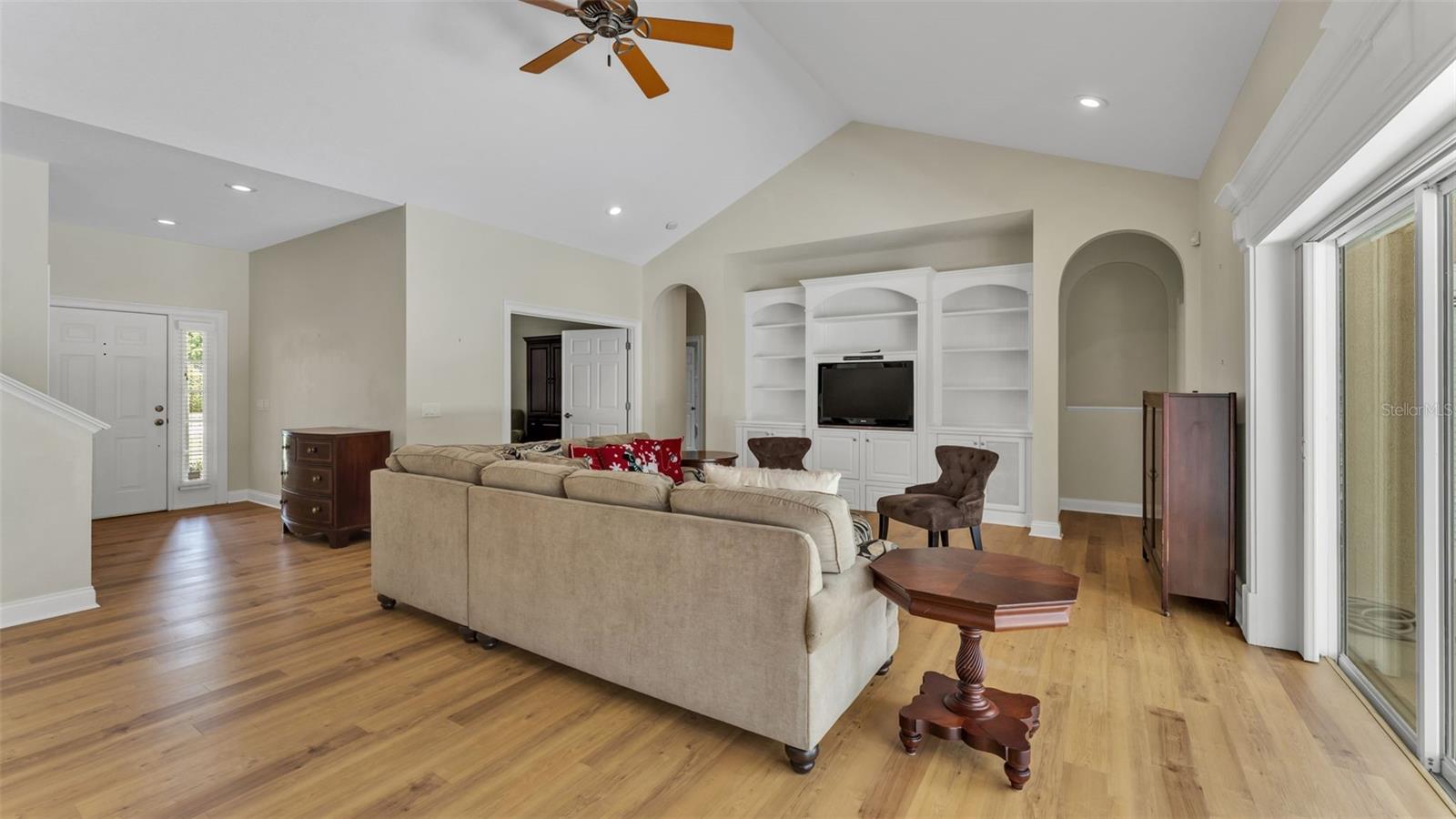 AMANDA OAKS - Residential