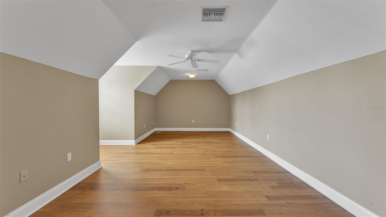 AMANDA OAKS - Residential