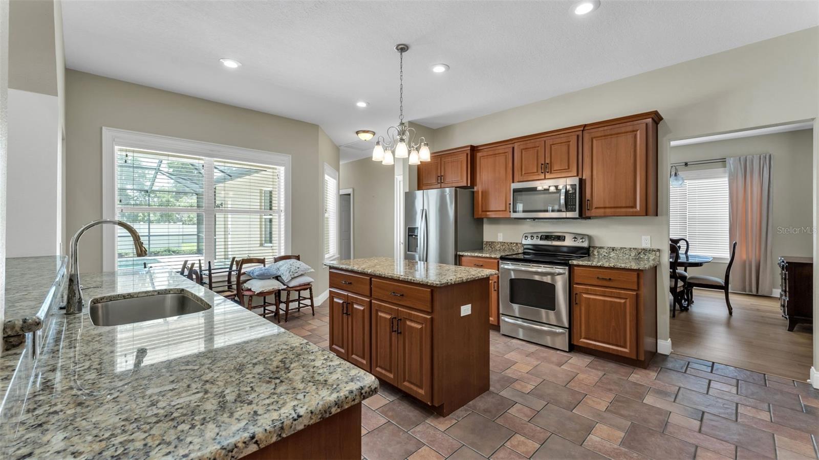 AMANDA OAKS - Residential