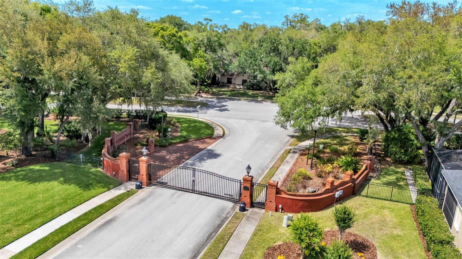 AMANDA OAKS - Residential
