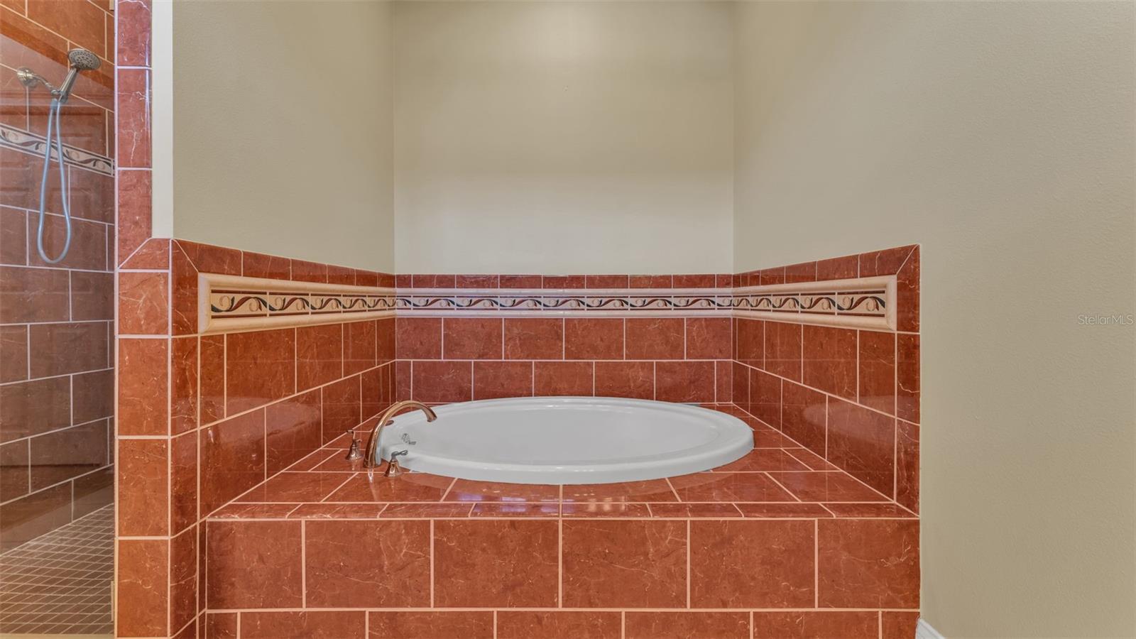 AMANDA OAKS - Residential