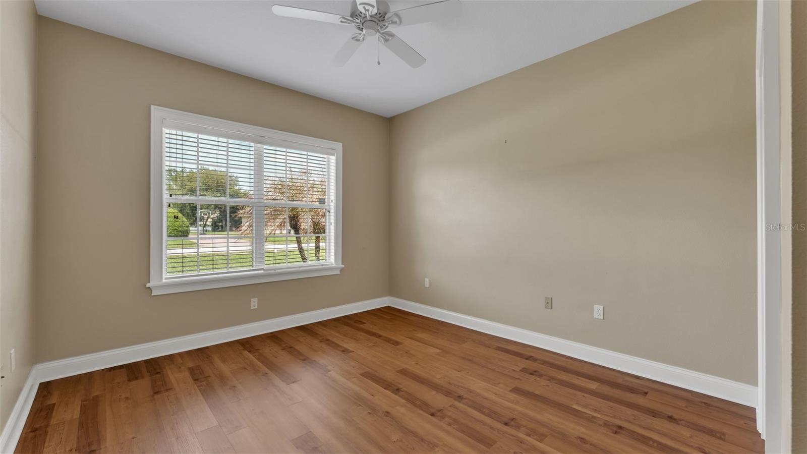 AMANDA OAKS - Residential