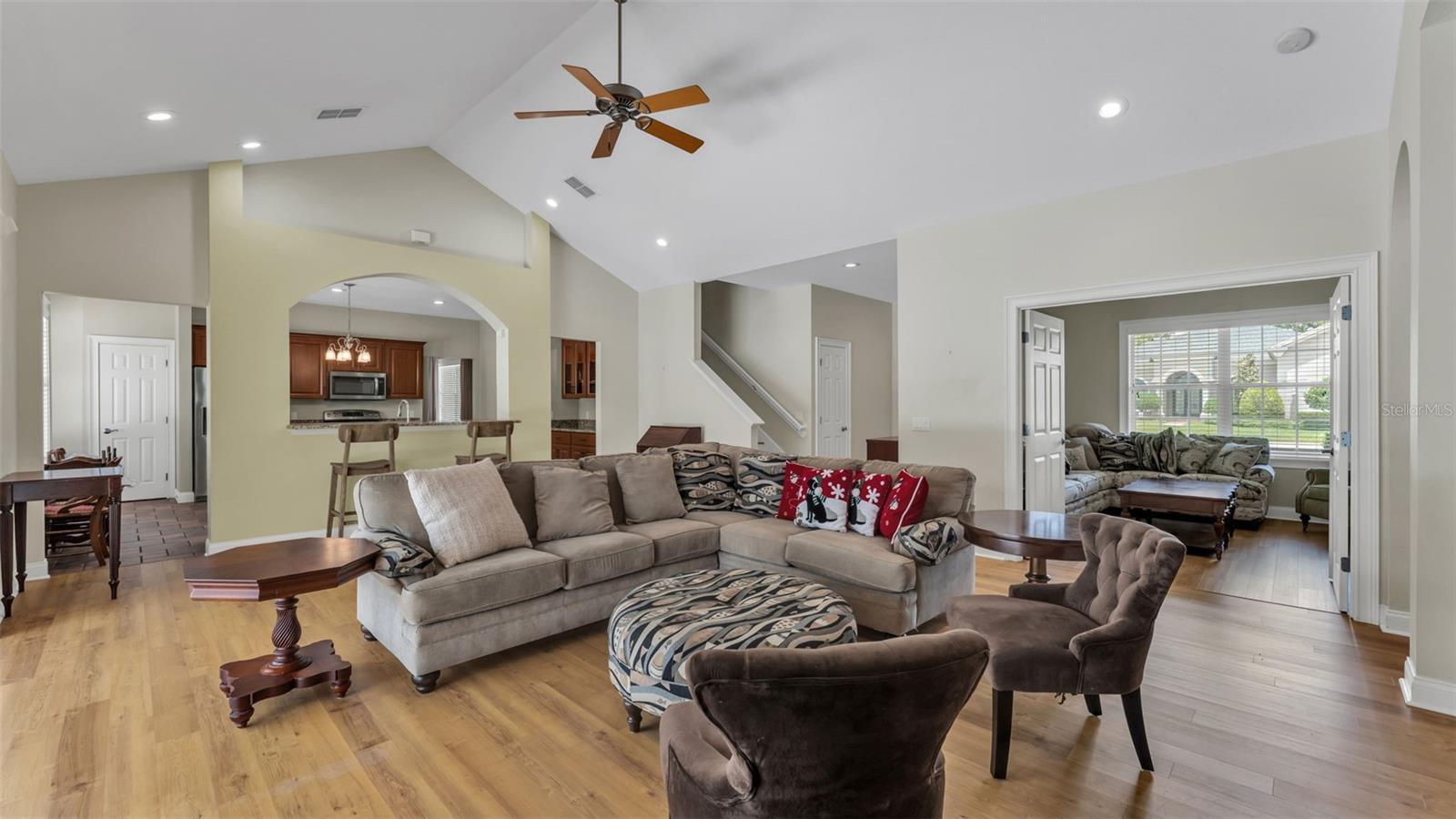 AMANDA OAKS - Residential