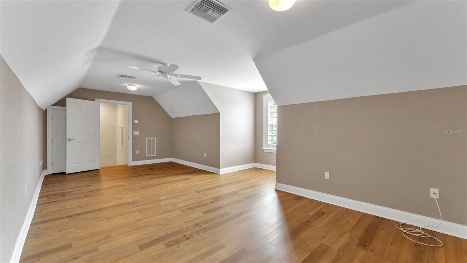 AMANDA OAKS - Residential
