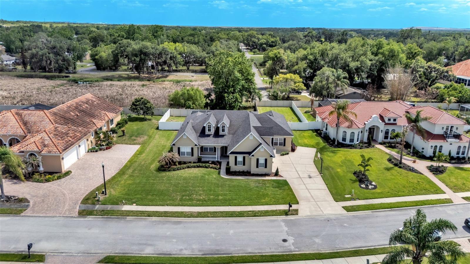 AMANDA OAKS - Residential