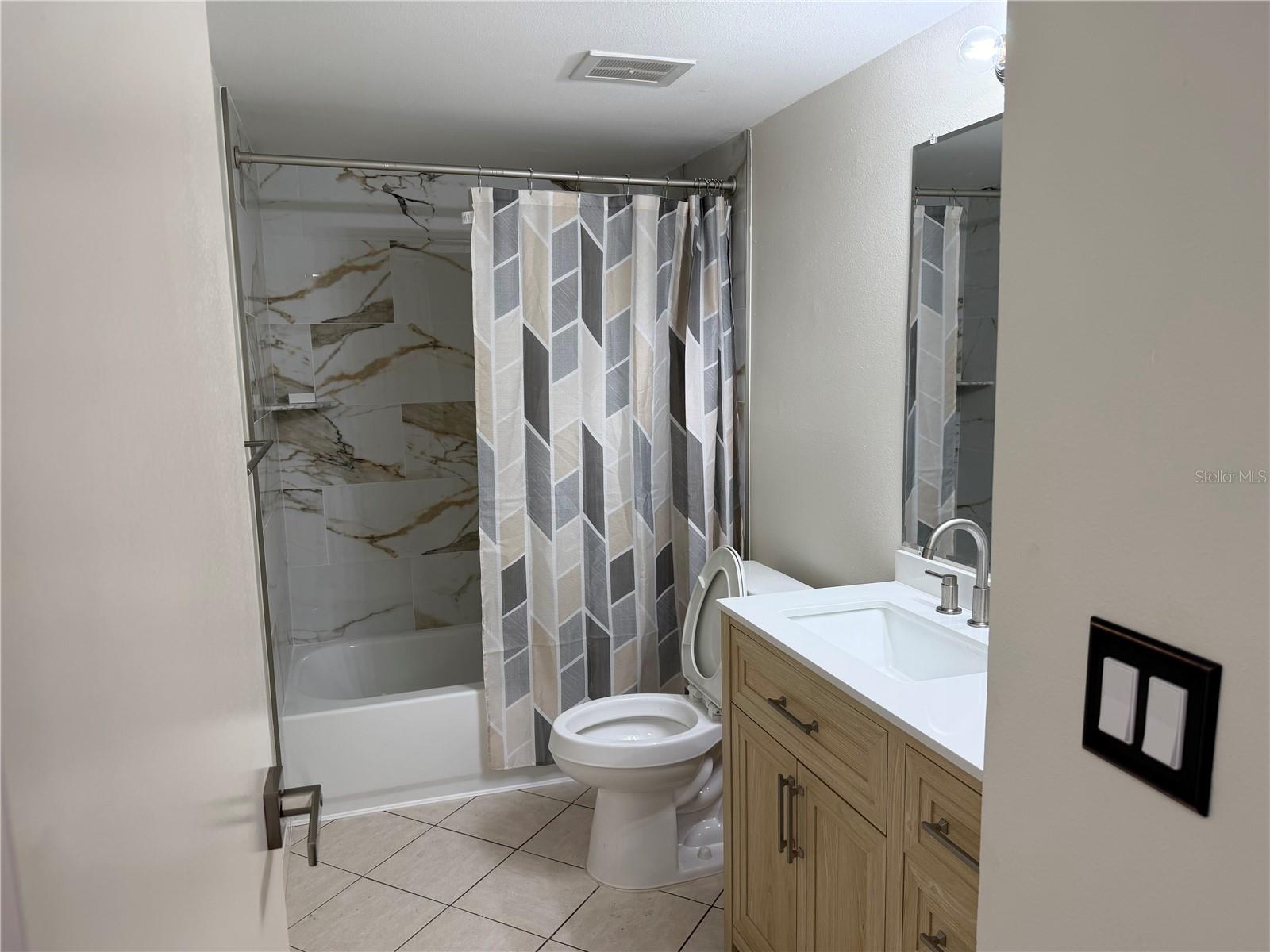 CARROLLBROOK LAKESIDE CONDOMIN - Residential