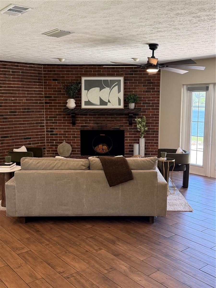4221 RIVER HILLS DRIVE