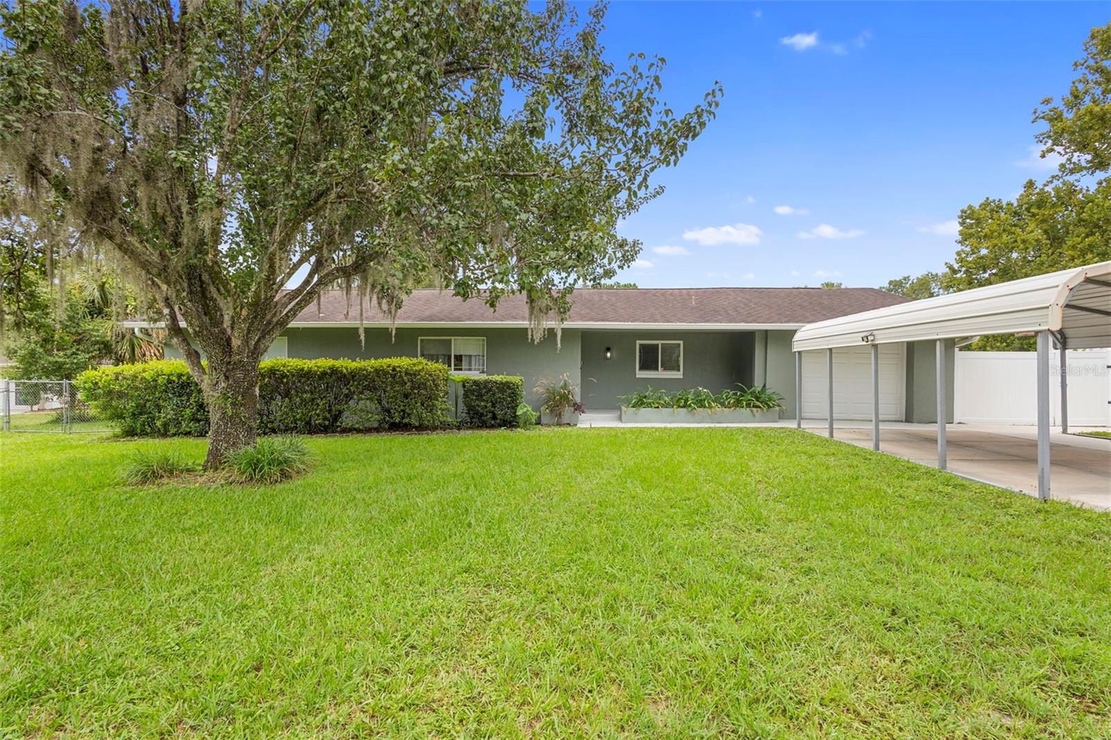 124 LAKE MOLLY AVENUE