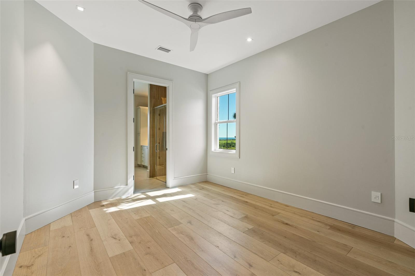 NORTHSHORE .04 - Residential