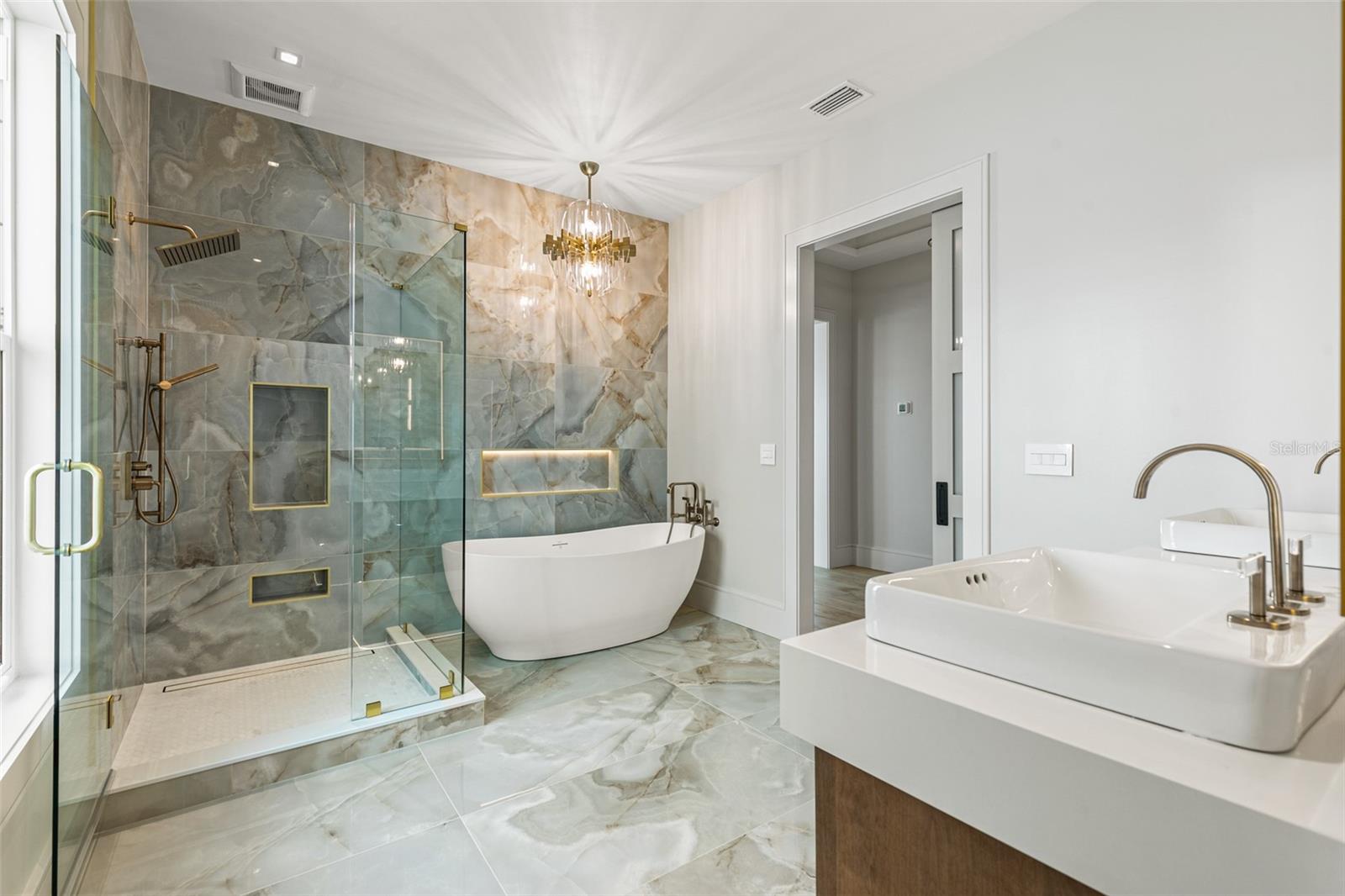 NORTHSHORE .04 - Residential