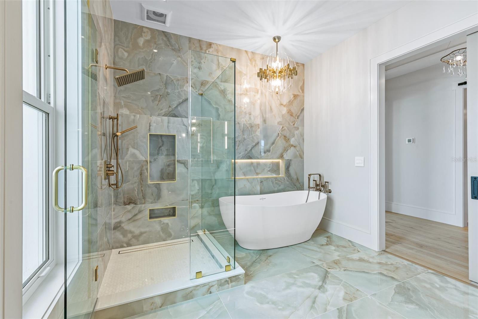 NORTHSHORE .04 - Residential