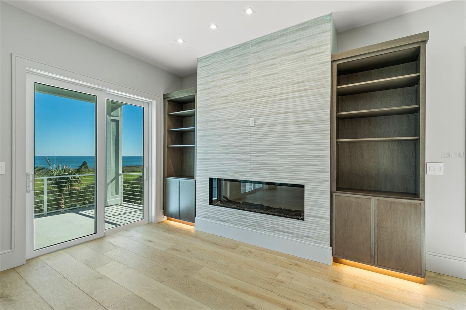 NORTHSHORE .04 - Residential