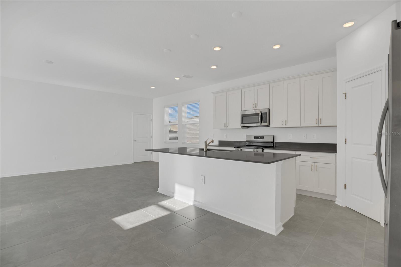 RHETTS RDG - Residential