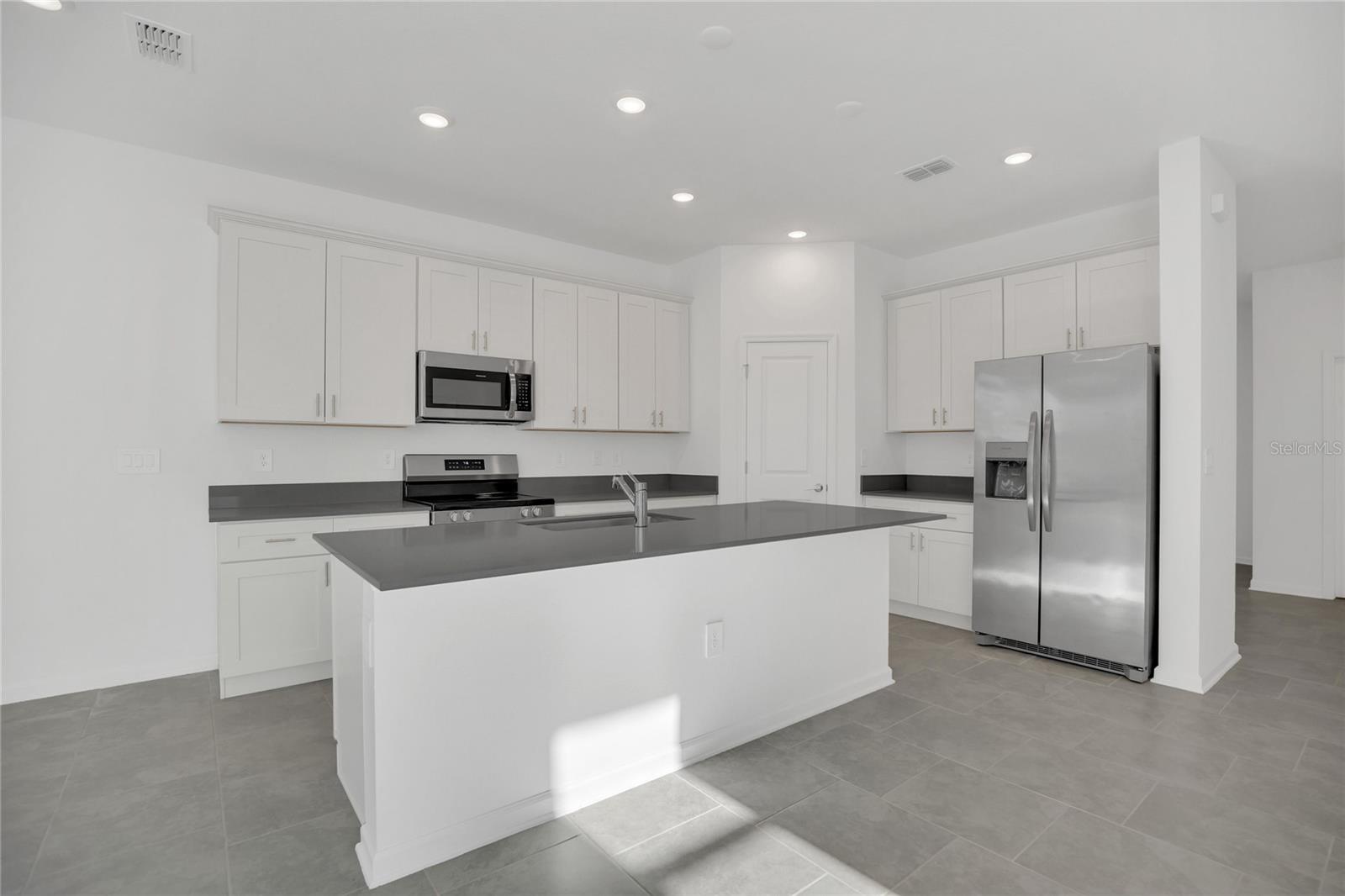 RHETTS RDG - Residential