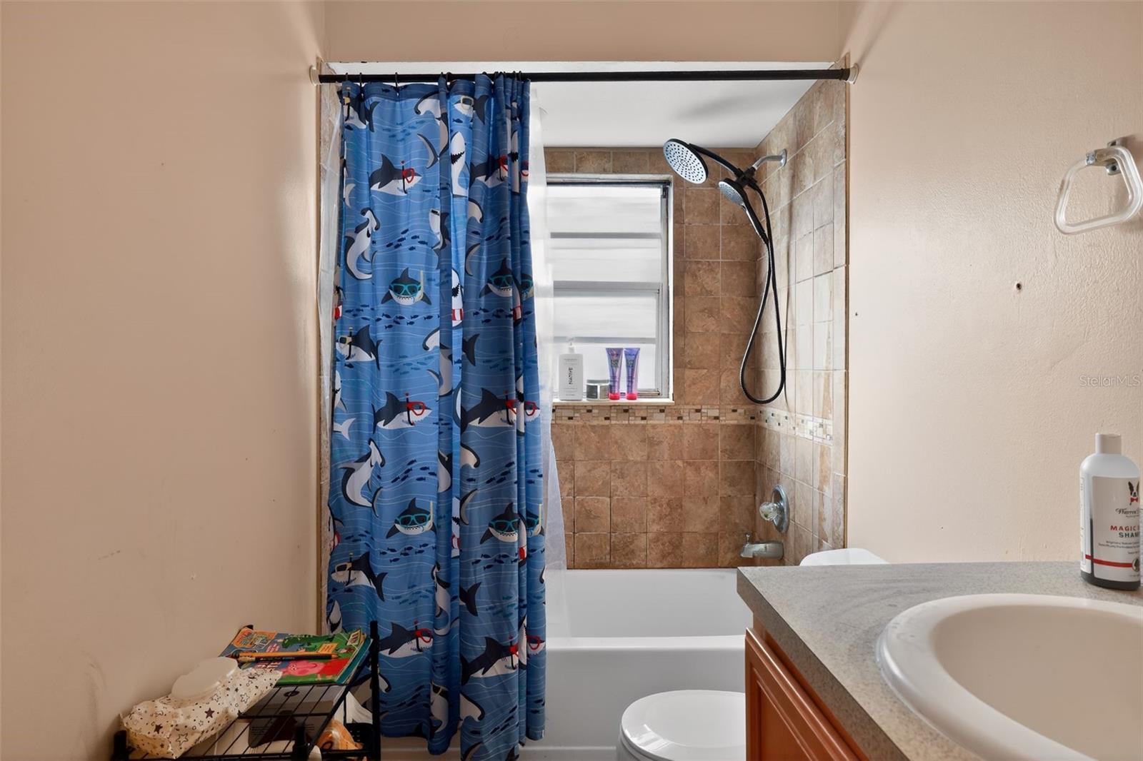 FOUR WINDS ESTATES UNIT 4 - Residential