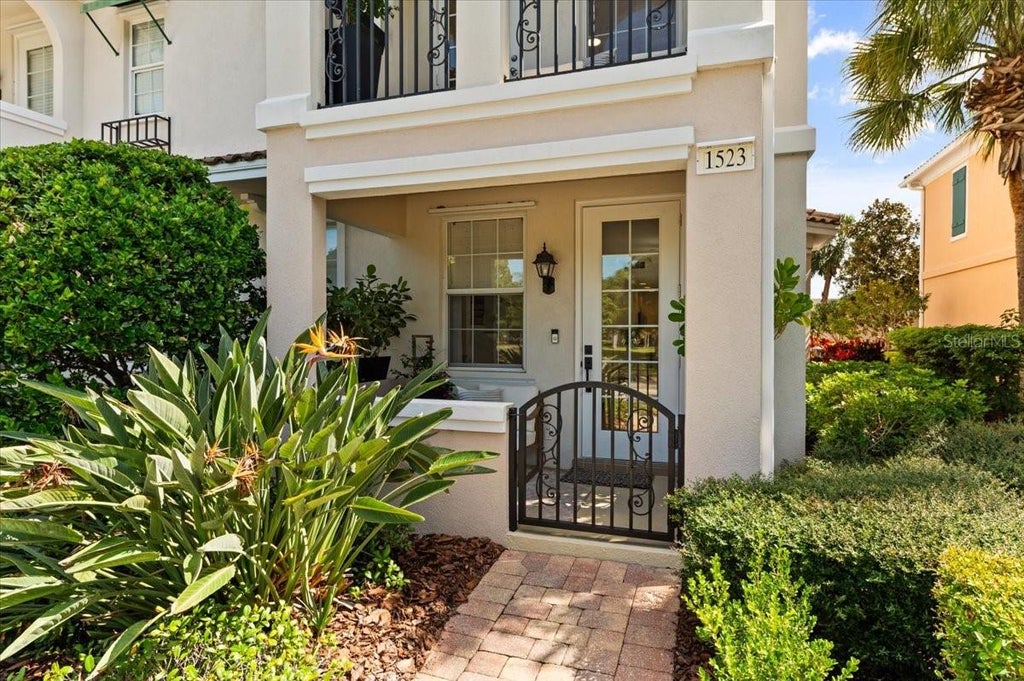Photo of 1523 Napoli Drive E, Sarasota, FL 34232 (MLS # A4710151)