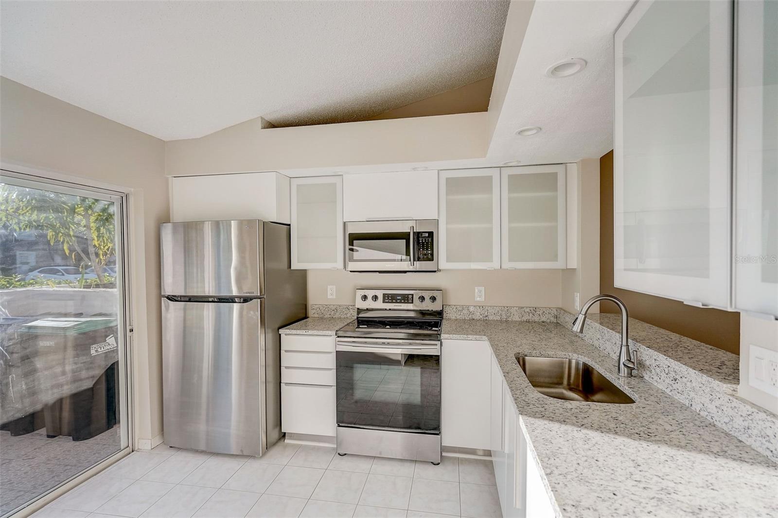 ISLAND COVE VILLAS PH 01 - Residential