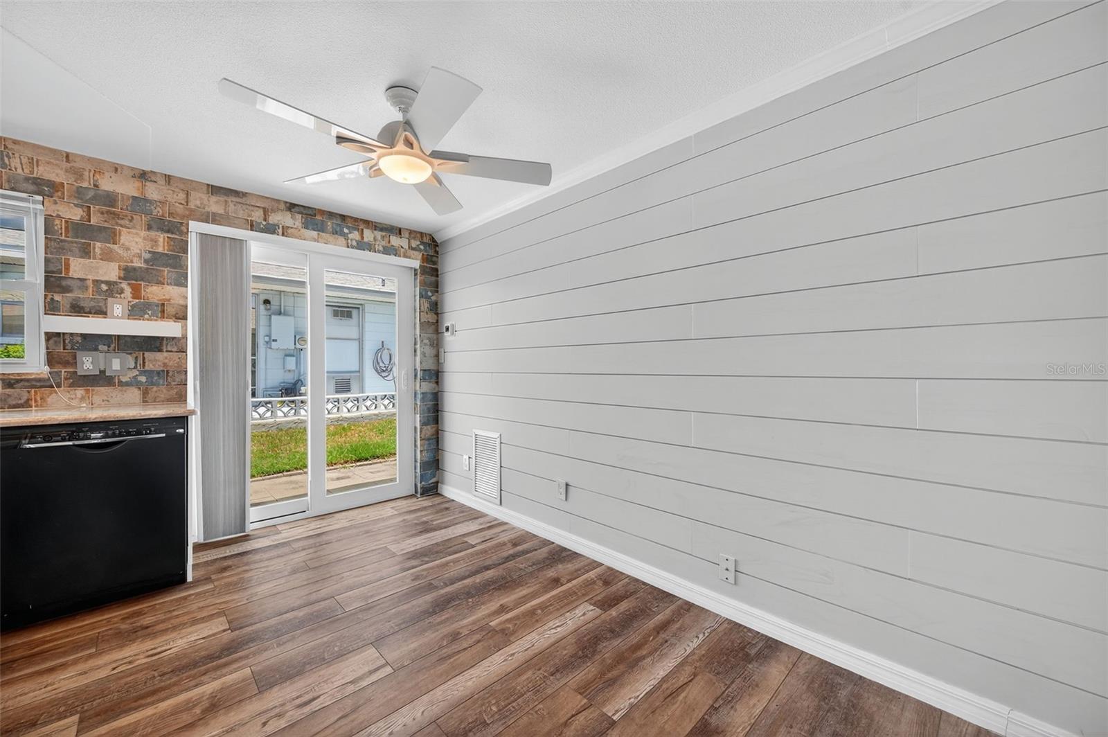 SEMINOLE HILL VILLAS - Residential