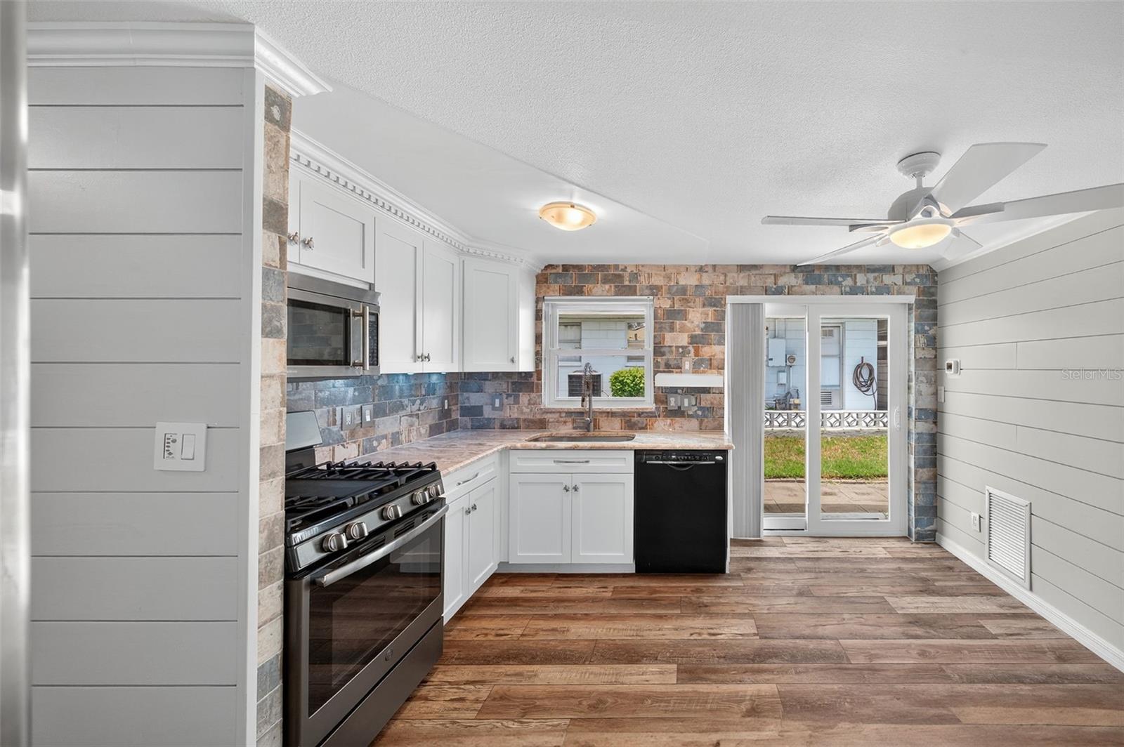 SEMINOLE HILL VILLAS - Residential