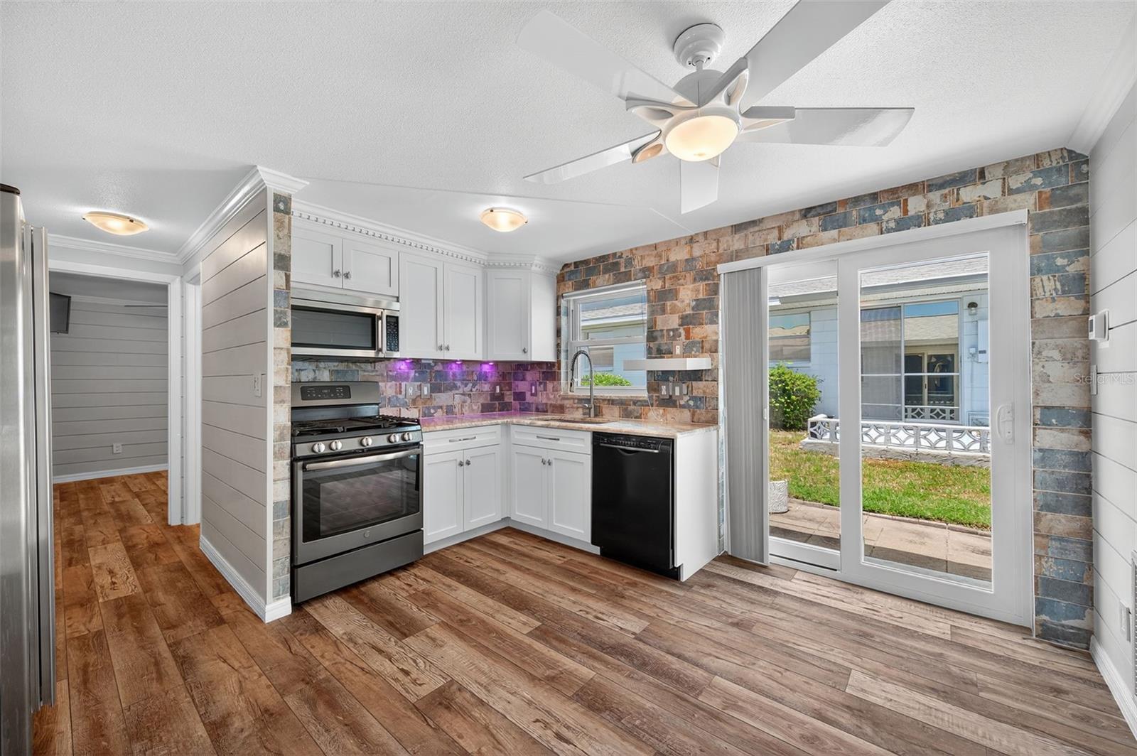 SEMINOLE HILL VILLAS - Residential